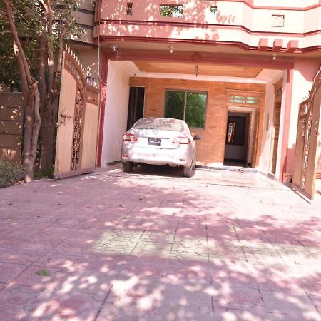 Redbury Guesthouse Islamabad Buitenkant foto