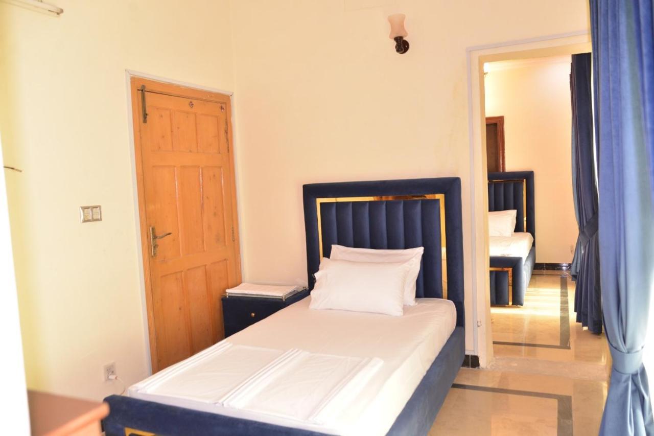 Redbury Guesthouse Islamabad Buitenkant foto