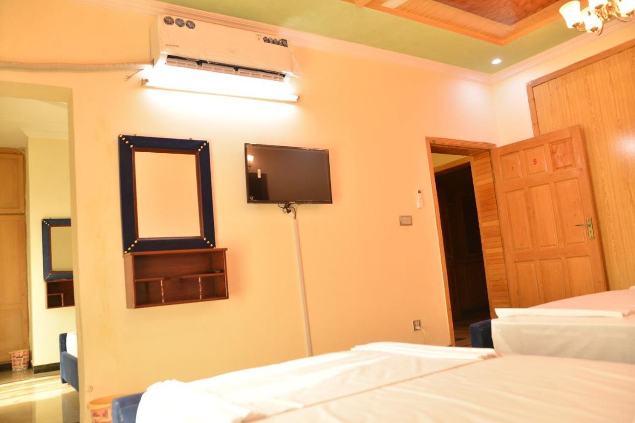 Redbury Guesthouse Islamabad Buitenkant foto