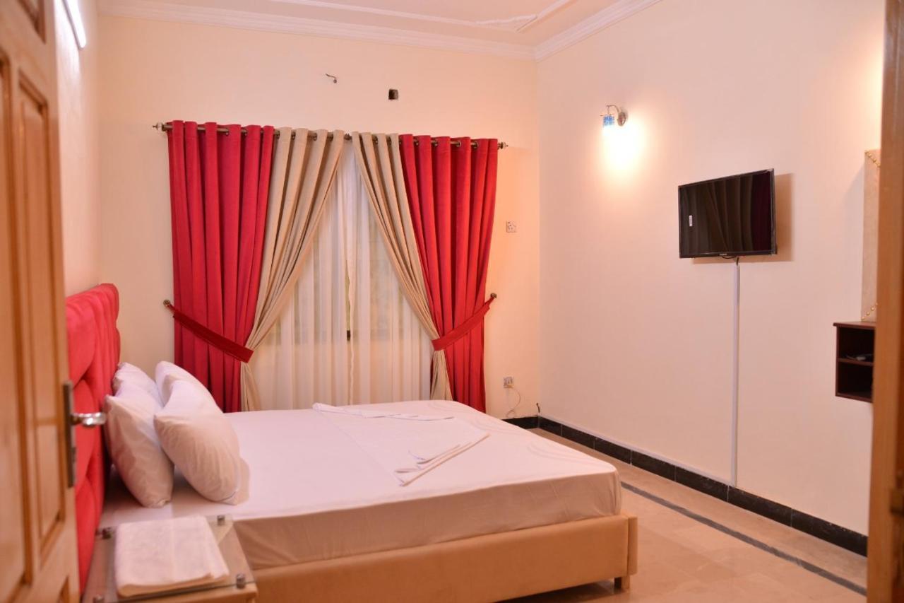 Redbury Guesthouse Islamabad Buitenkant foto
