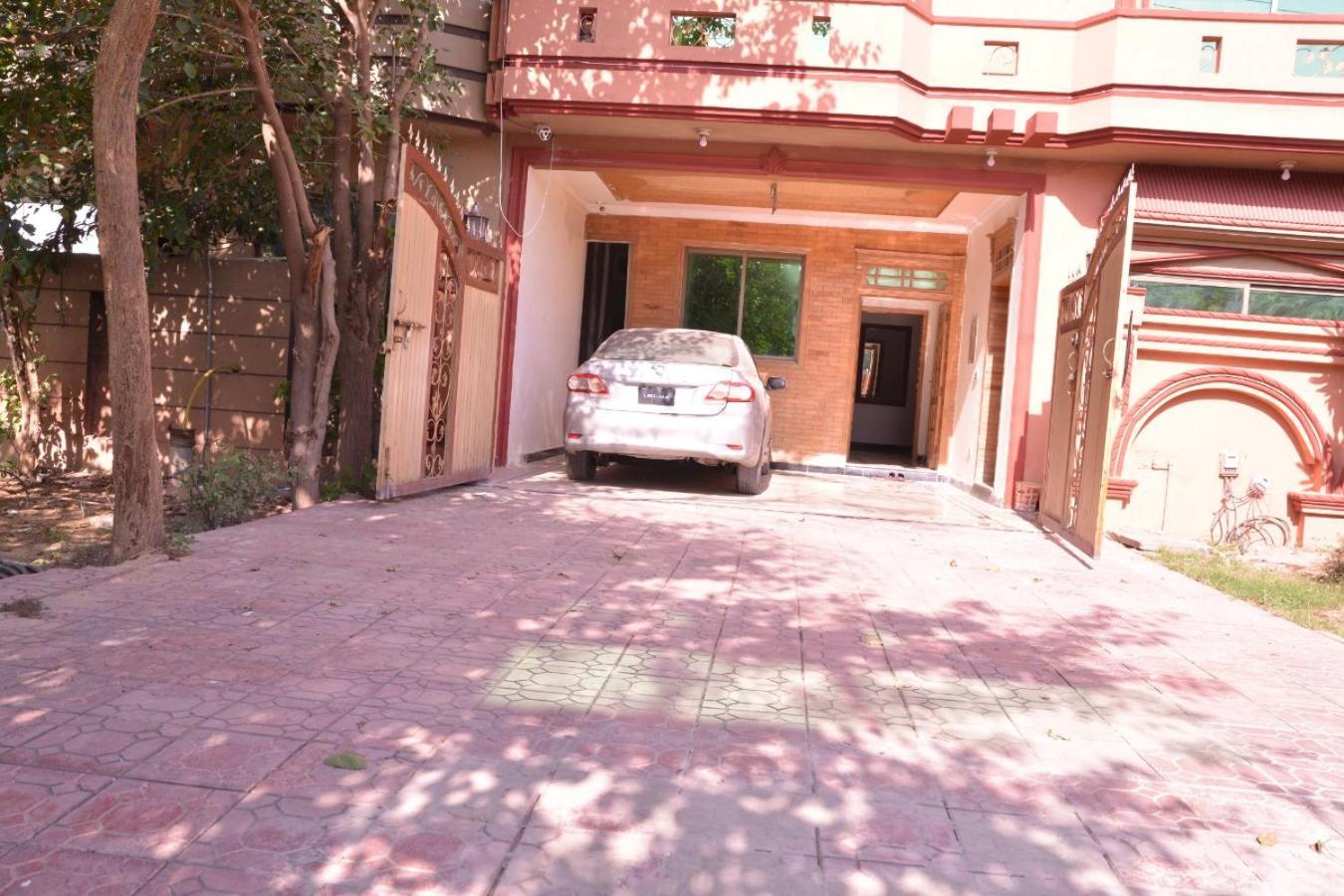 Redbury Guesthouse Islamabad Buitenkant foto